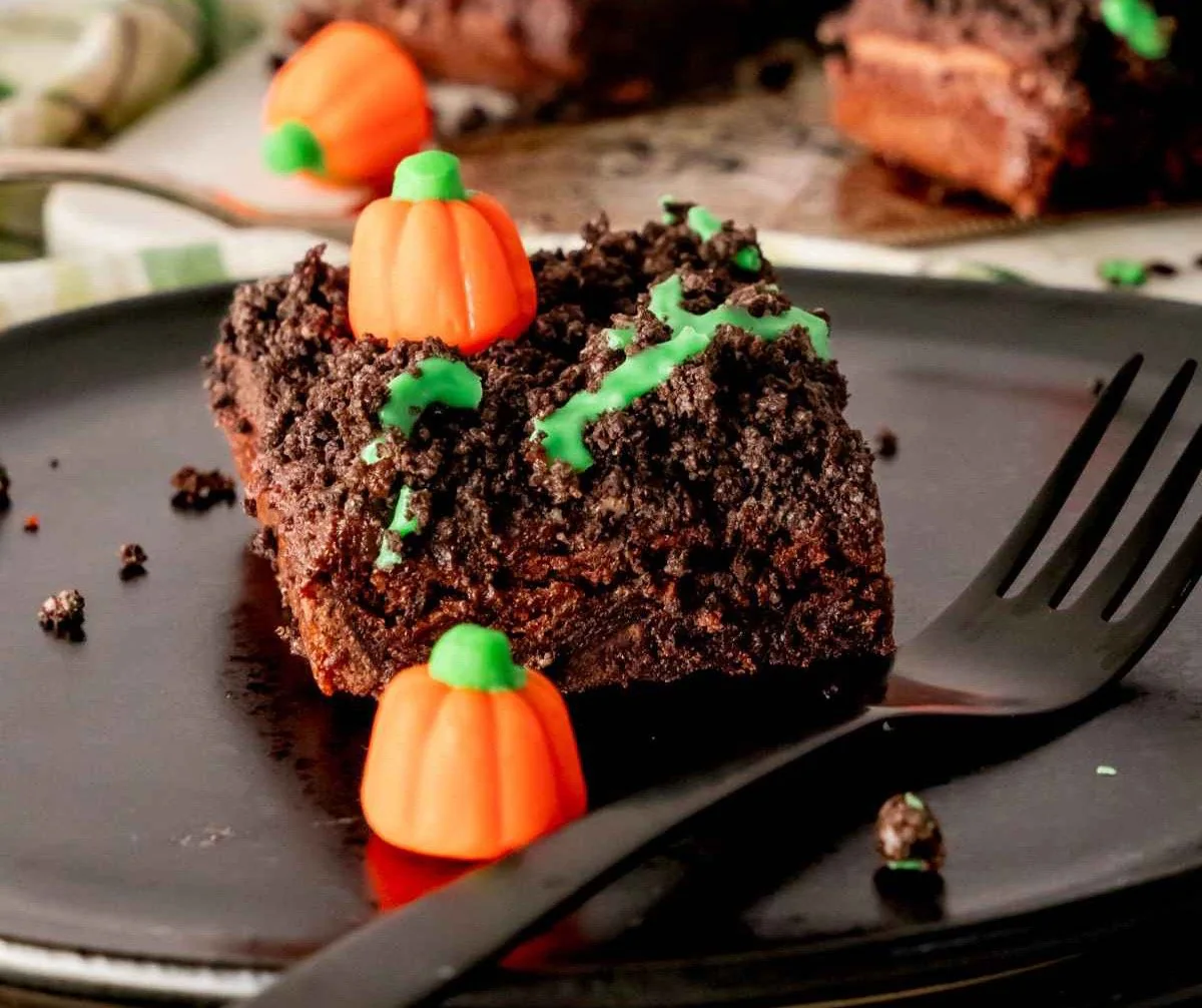 Halloween brownies with pumpkin decorations